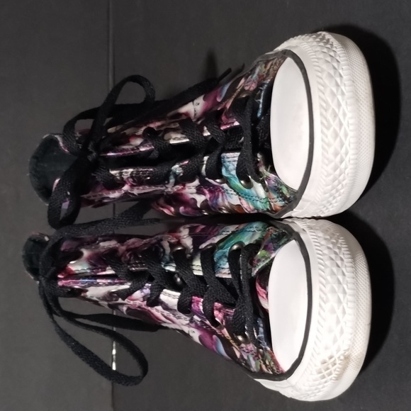 Converse Purple Cabbage Rose Sz 7 Hi Top tennis shoe Great condition - Picture 3 of 10